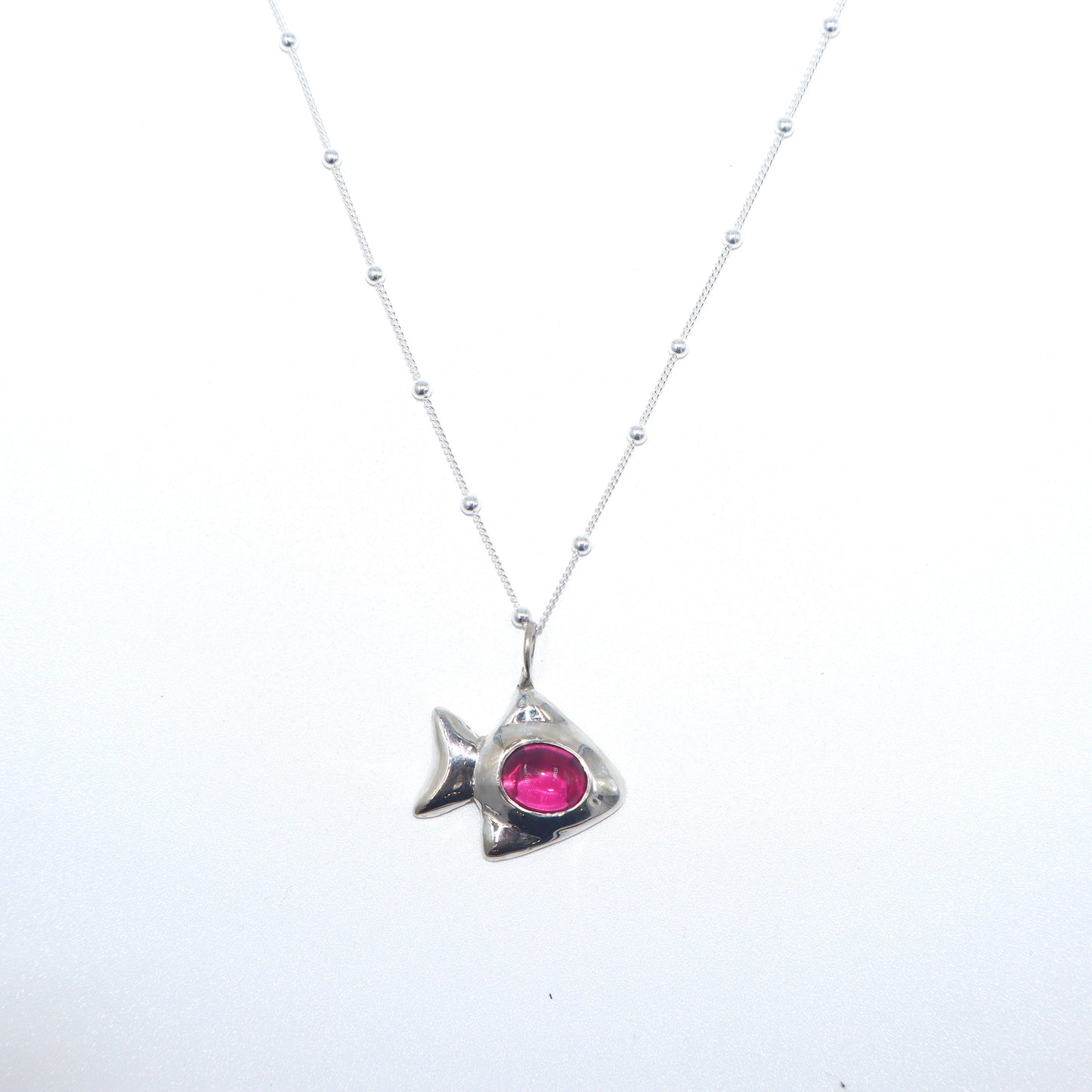 Poisson Fuchshia Pendant Necklace